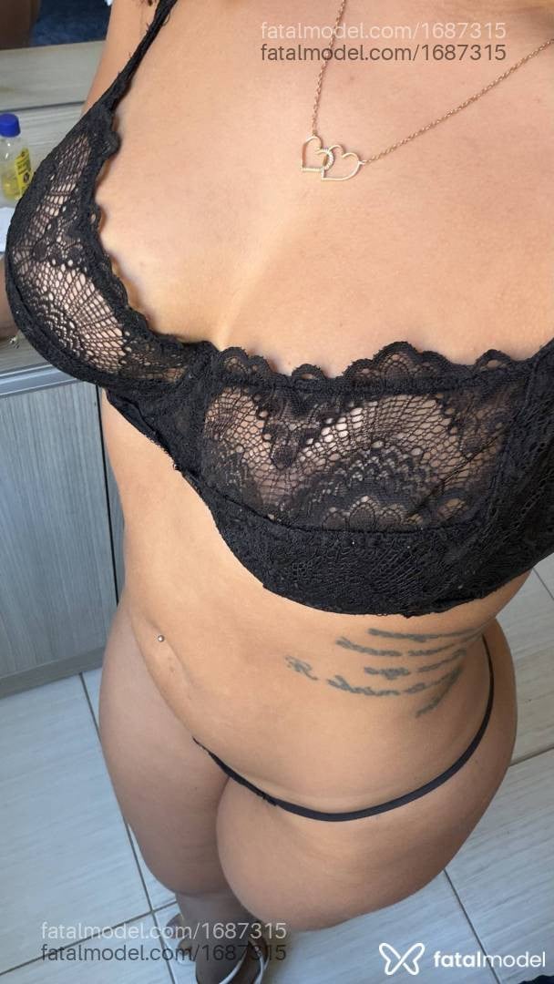 Acompanhante mulher morena (o) de olhos castanhos - LylaMaria