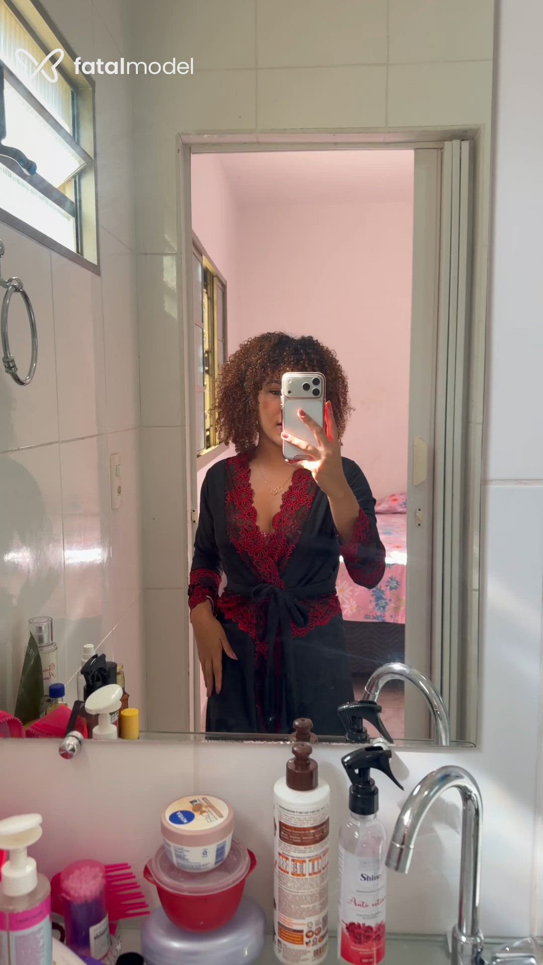 Acompanhante mulher morena (o) de olhos castanhos - LylaMaria