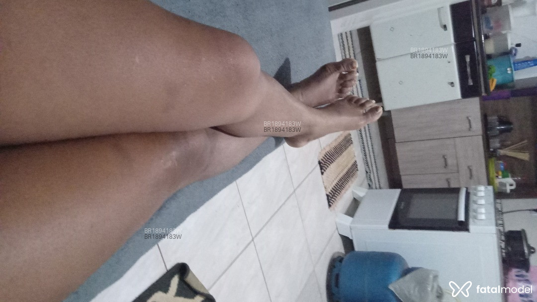 Acompanhante mulher com cabelo colorido de olhos castanhos - Nhega lyz Acompanhante mulher com cabelo colorido de olhos castanhos - Nhega lyz
