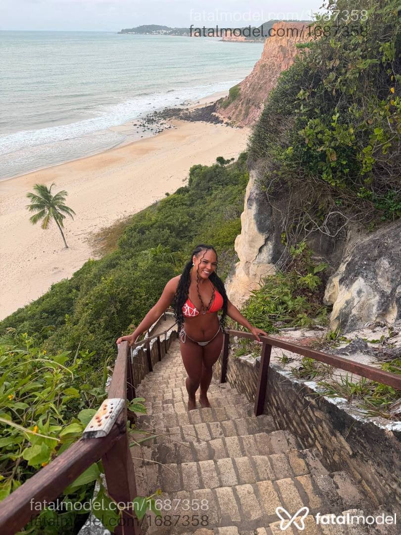 Acompanhante mulher morena (o) de olhos castanhos - Thaís melo