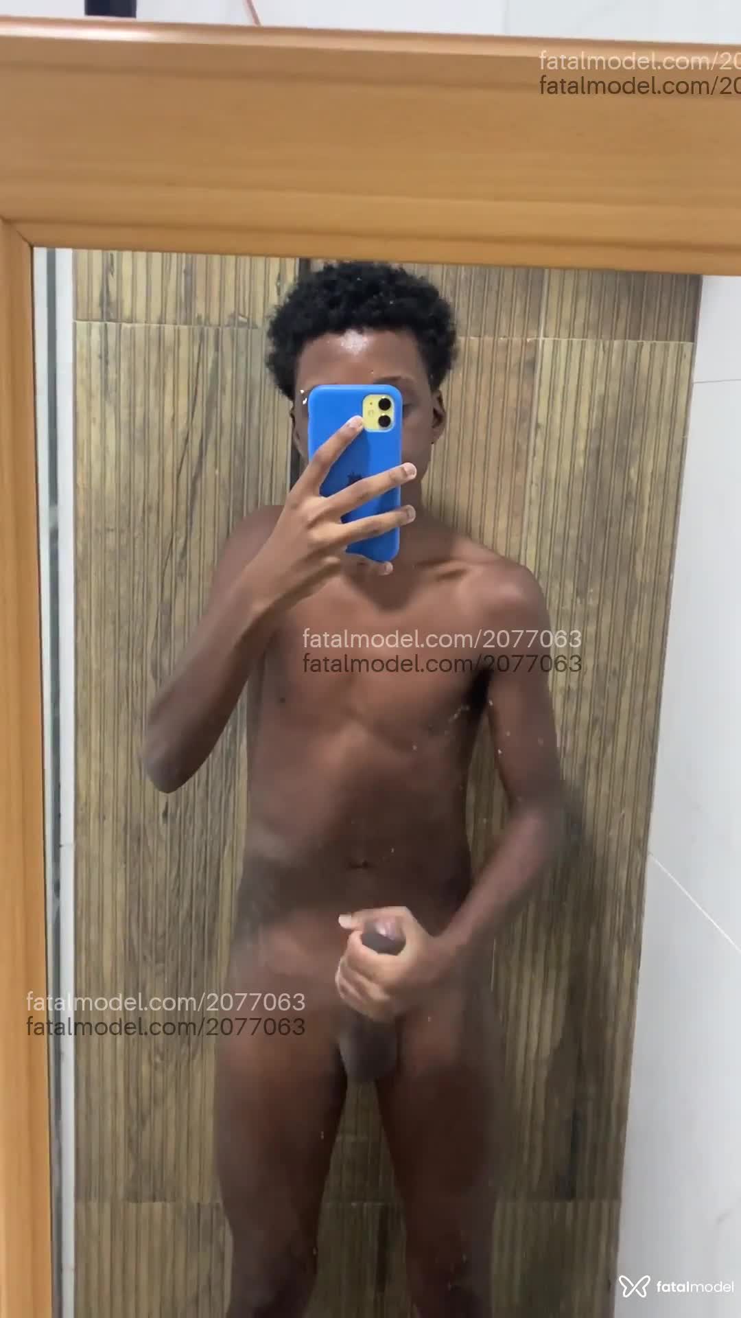 Acompanhante homem morena (o) de olhos pretos em Belo Horizonte - Pretosafado