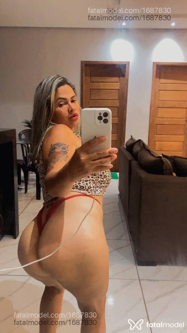 Acompanhante mulher loira (o) de olhos pretos - Deborah