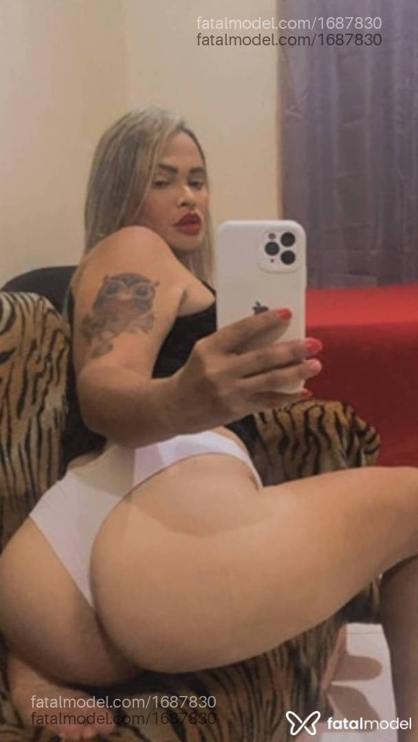 Acompanhante mulher loira (o) de olhos pretos - Deborah