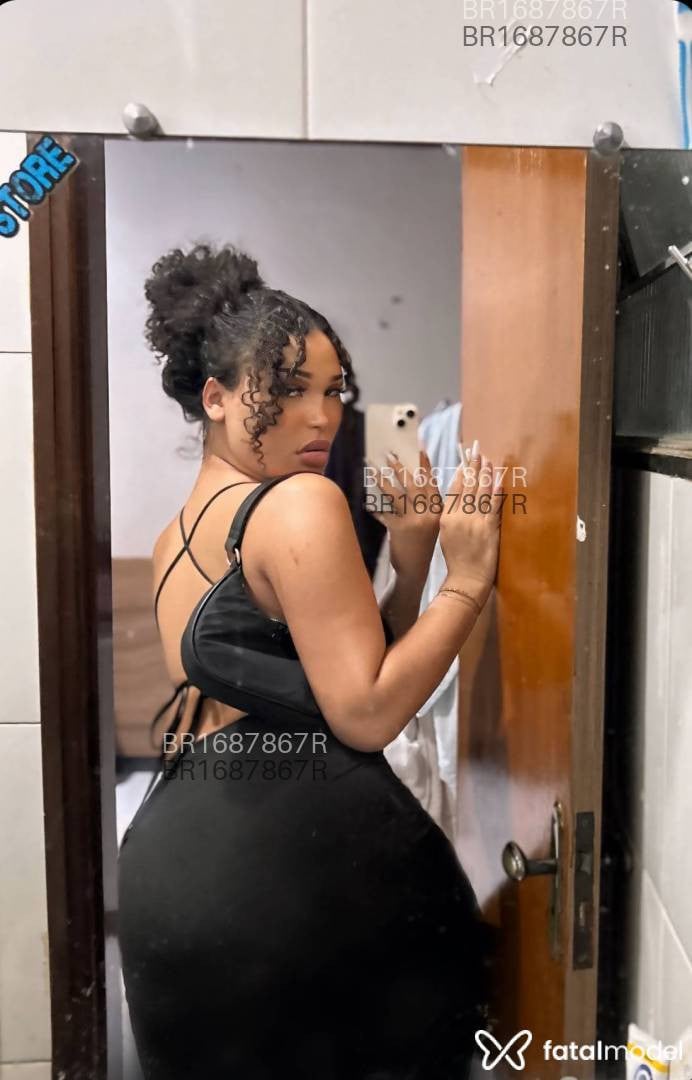 Acompanhante mulher trans com cabelo castanho de olhos mel - Angel Acompanhante mulher trans com cabelo castanho de olhos mel - Angel
