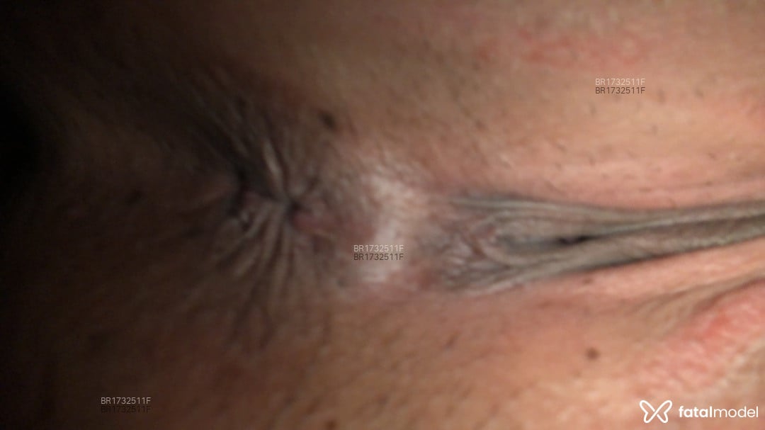 Acompanhante mulher loira (o) de olhos castanhos em Ulianópolis - Thaiszinha