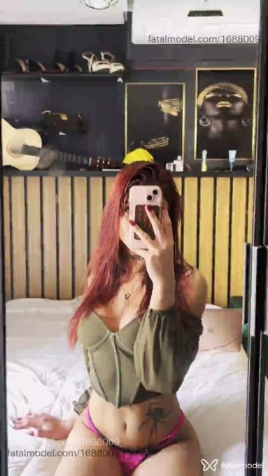 Acompanhante mulher trans ruiva (o) de olhos castanhos em São Paulo Acompanhante mulher trans ruiva (o) de olhos castanhos em São Paulo - Arya Santanna