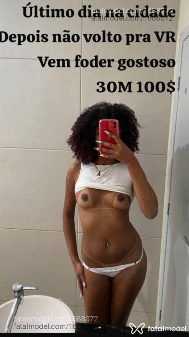 Acompanhante mulher com cabelo castanho de olhos pretos em Volta Redonda - Ebony