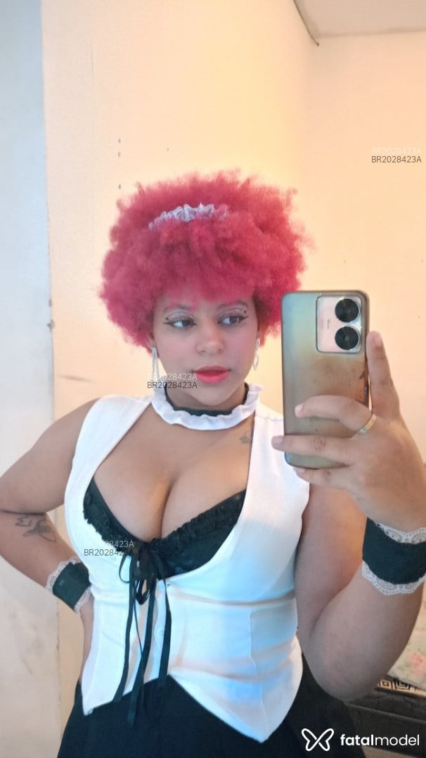 Acompanhante mulher com cabelo castanho de olhos castanhos em São Paulo Acompanhante mulher com cabelo castanho de olhos castanhos em São Paulo - Capitã Ane