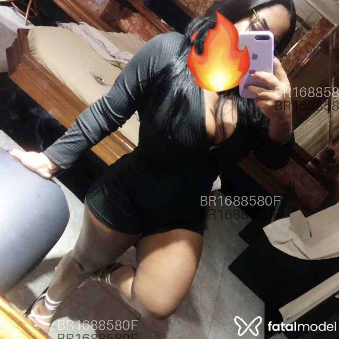 Acompanhante mulher com cabelo castanho de olhos castanhos - Laís Acompanhante mulher com cabelo castanho de olhos castanhos - Laís
