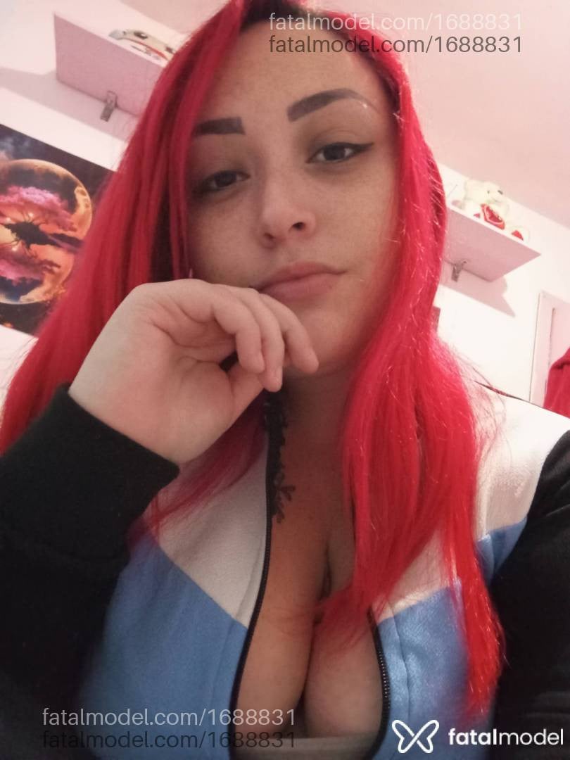 Acompanhante mulher ruiva (o) de olhos castanhos - Bruni santos