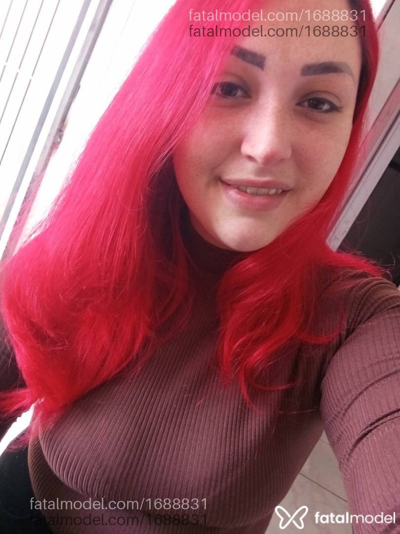 Acompanhante mulher ruiva (o) de olhos castanhos - Bruni santos