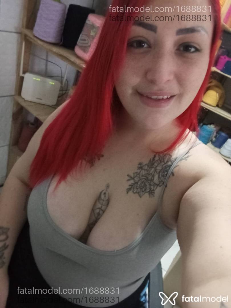 Acompanhante mulher ruiva (o) de olhos castanhos - Bruni santos