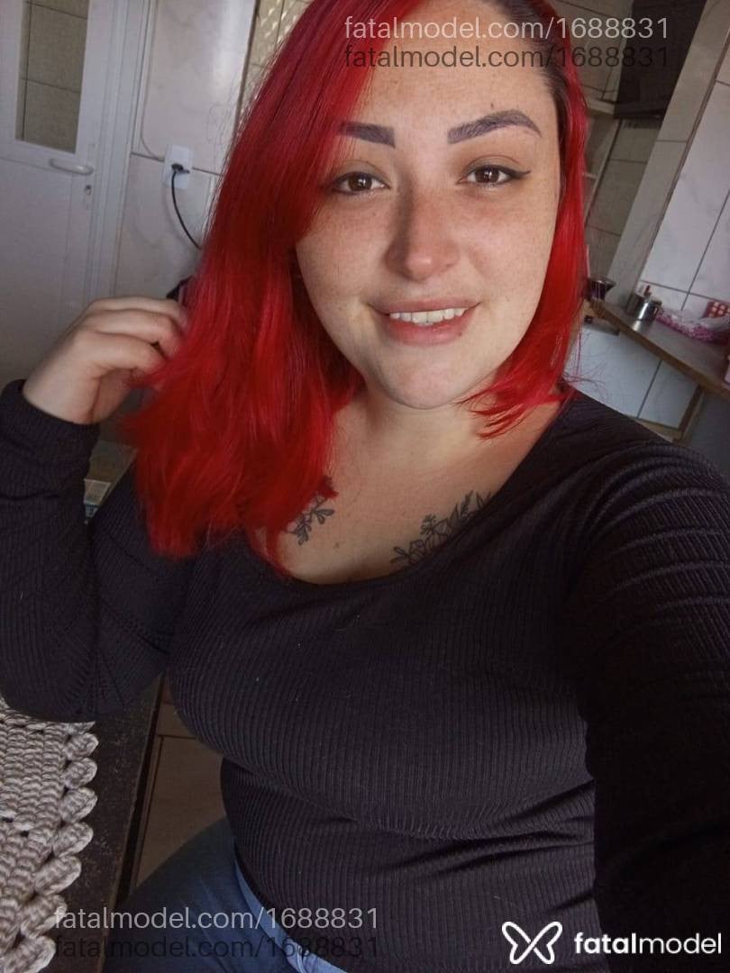 Acompanhante mulher ruiva (o) de olhos castanhos - Bruni santos