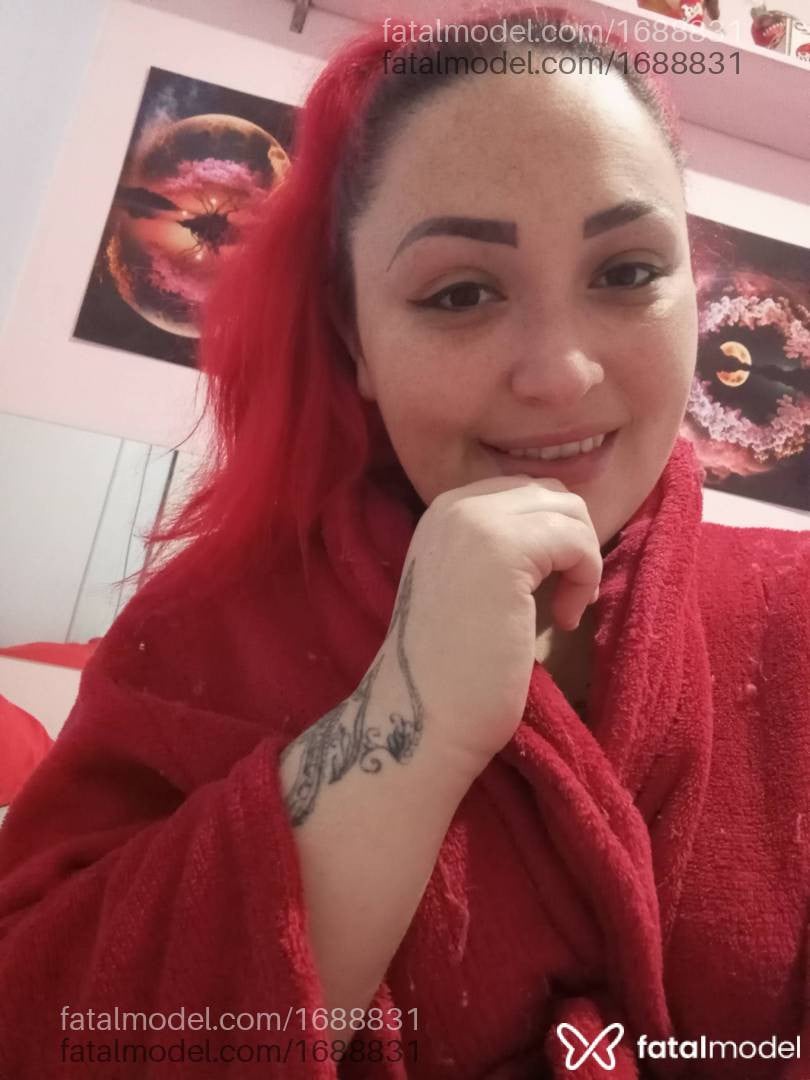 Acompanhante mulher ruiva (o) de olhos castanhos - Bruni santos
