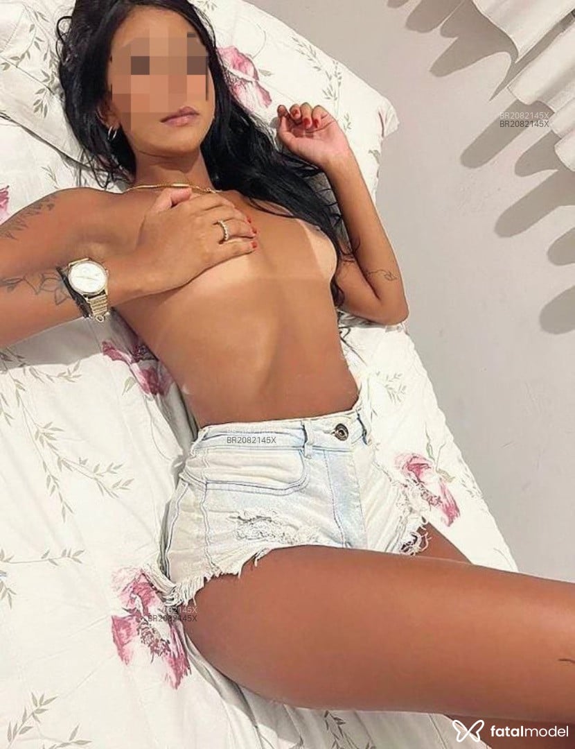 Acompanhante mulher morena (o) de olhos castanhos em Rio de Janeiro - Larissa