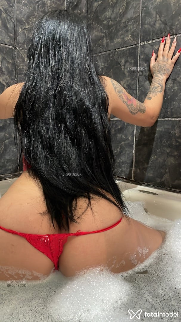 Acompanhante mulher morena (o) de olhos verdes - Débora