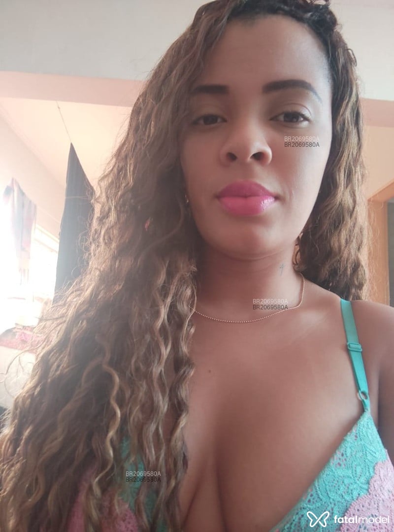 Acompanhante mulher com cabelo castanho de olhos castanhos em Ribeirão Preto - Danny Ribeiro