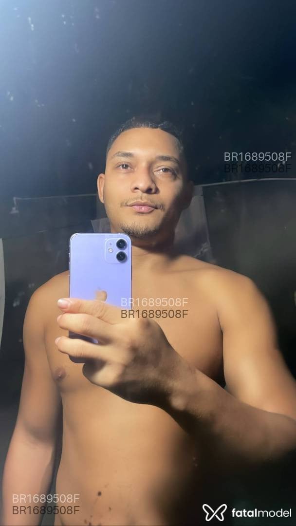 Acompanhante homem morena (o) de olhos castanhos em Rio de Janeiro - Caio aledot