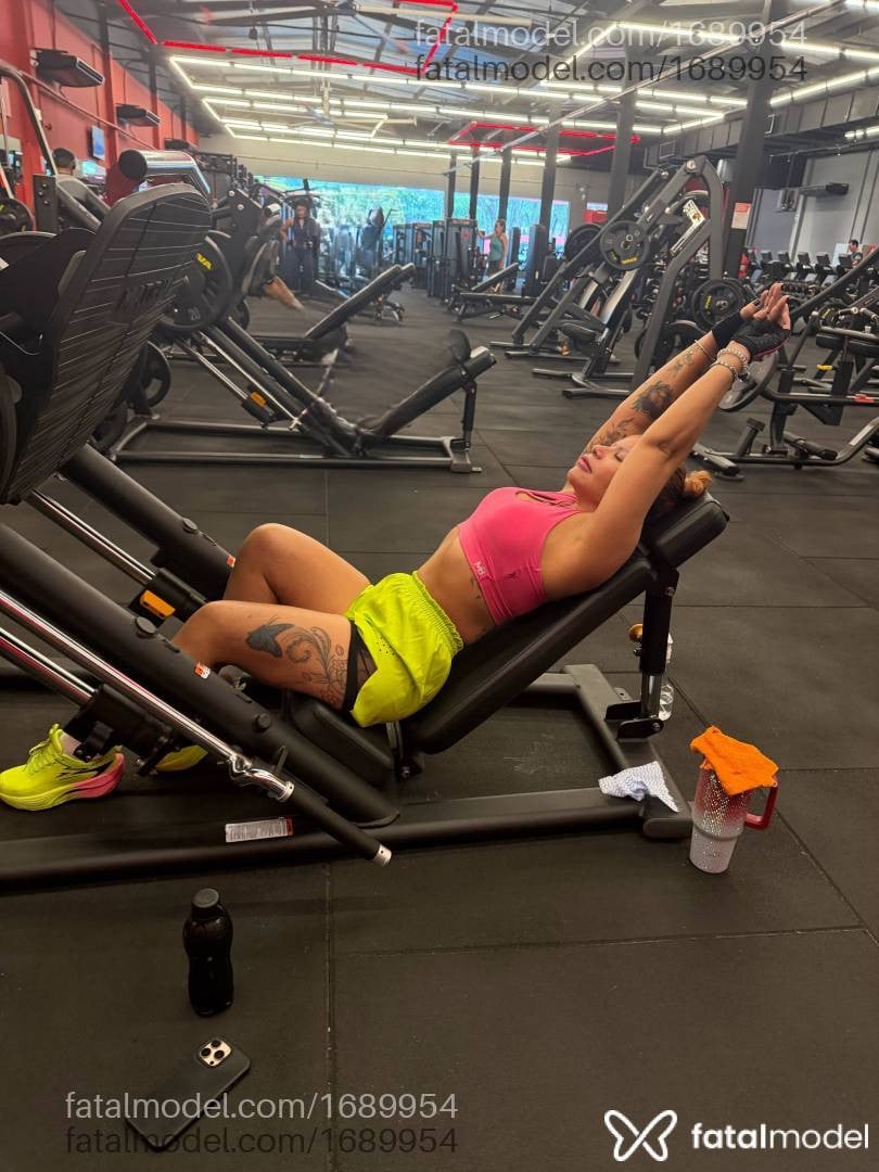 Acompanhante mulher ruiva (o) de olhos castanhos - Eduarda Lins