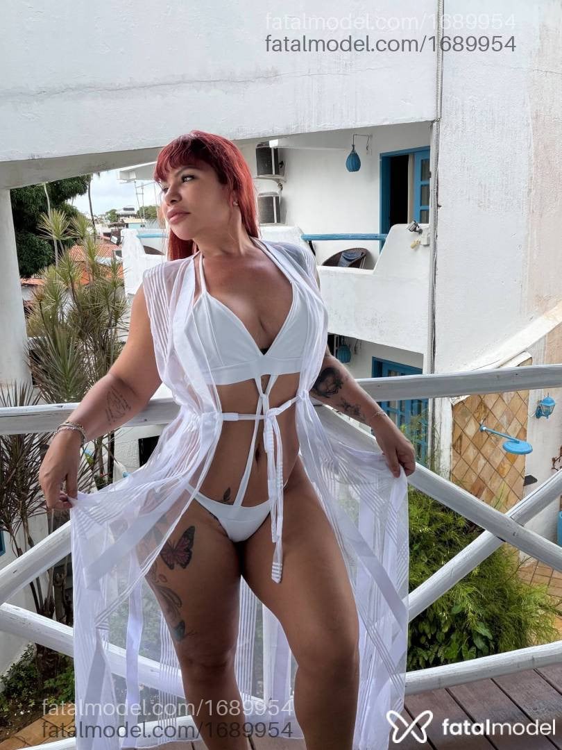 Acompanhante mulher ruiva (o) de olhos castanhos - Eduarda Lins