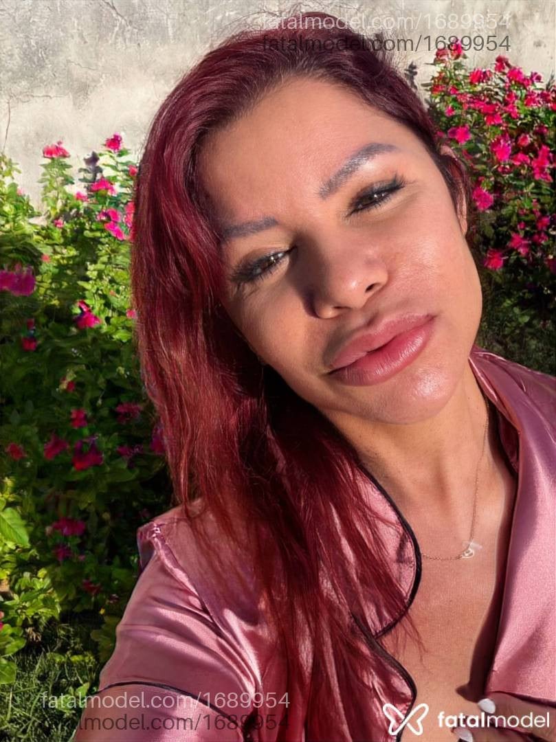 Acompanhante mulher ruiva (o) de olhos castanhos - Eduarda Lins