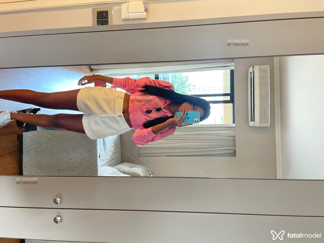 Acompanhante mulher morena (o) de olhos pretos em São Paulo Acompanhante mulher morena (o) de olhos pretos em São Paulo - Bianca