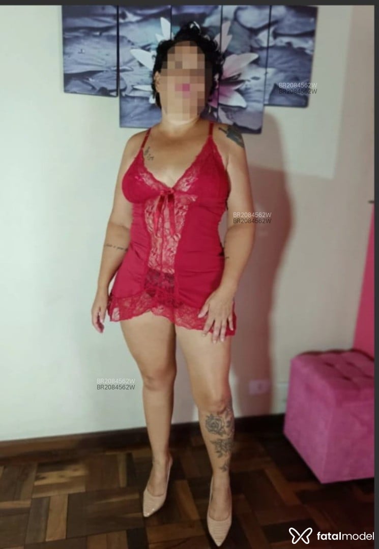 Acompanhante mulher com cabelo castanho de olhos castanhos - Ju Vasconcelos Acompanhante mulher com cabelo castanho de olhos castanhos - Ju Vasconcelos