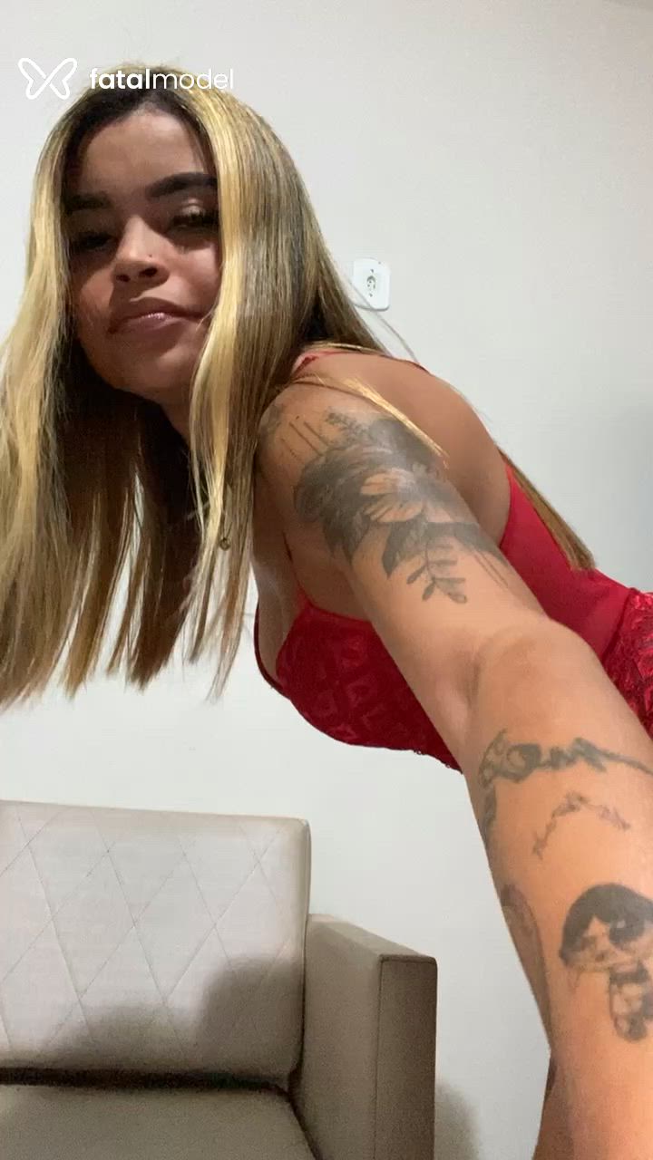 Acompanhante mulher morena (o) de olhos pretos - Princesinhas