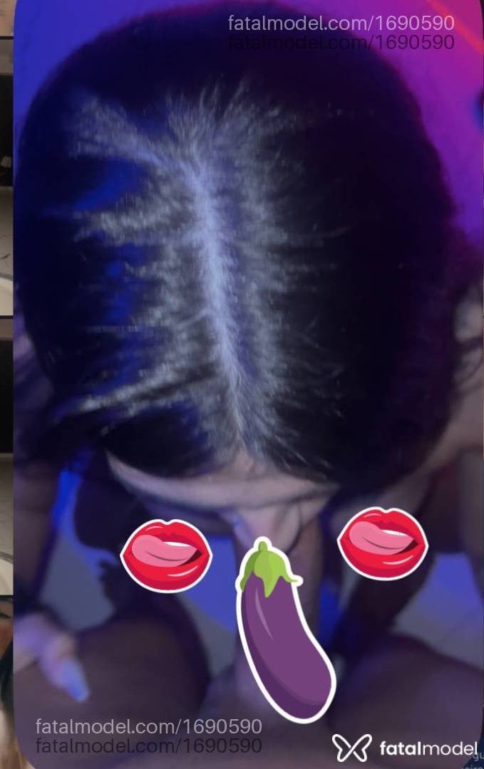 Acompanhante mulher morena (o) de olhos castanhos - LIVIA