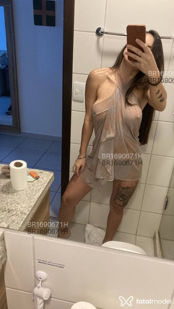 Acompanhante mulher com cabelo castanho de olhos mel em Recife - Katryna