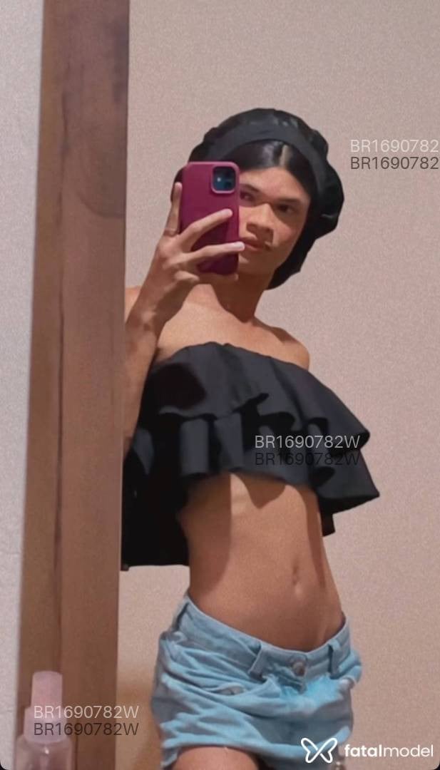 Acompanhante travesti morena (o) de olhos pretos em Iguatu Acompanhante travesti morena (o) de olhos pretos em Iguatu - Camilly