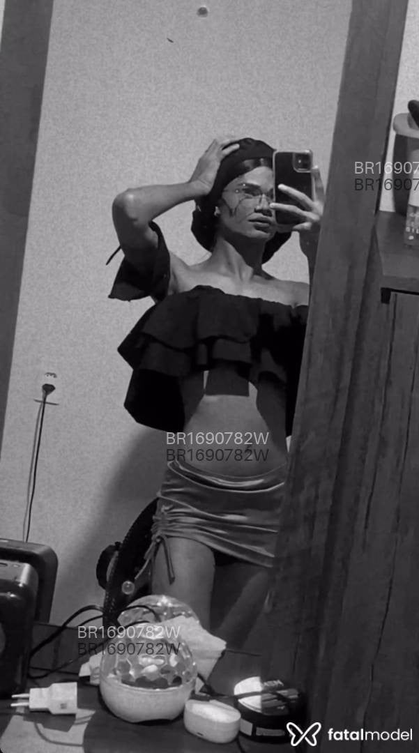 Acompanhante travesti morena (o) de olhos pretos em Iguatu Acompanhante travesti morena (o) de olhos pretos em Iguatu - Camilly
