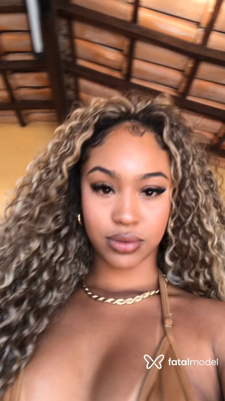 Acompanhante mulher loira (o) de olhos castanhos - Ludmilla Mineirnha Acompanhante mulher loira (o) de olhos castanhos - Ludmilla Mineirnha
