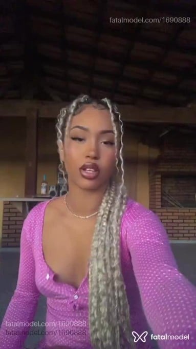 Acompanhante mulher loira (o) de olhos castanhos em Sete Lagoas Acompanhante mulher loira (o) de olhos castanhos em Sete Lagoas - Ludmilla Mineirnha