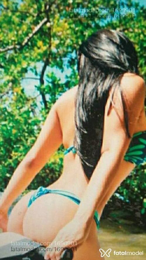 Acompanhante mulher morena (o) de olhos pretos em Balneário Camboriú - Latiffa Vogue