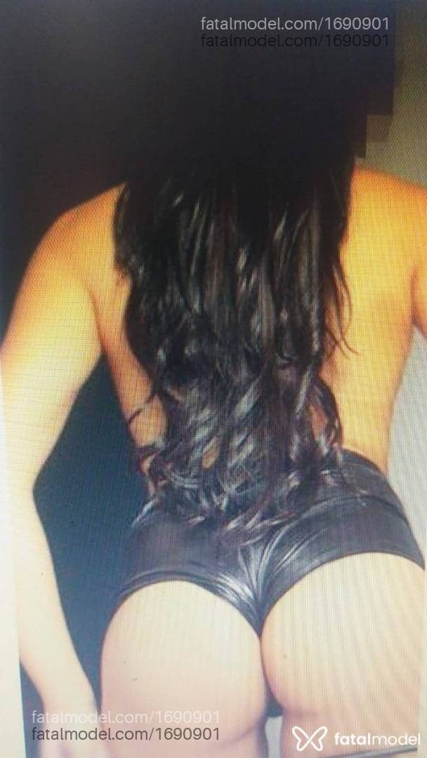 Acompanhante mulher morena (o) de olhos pretos em Balneário Camboriú - Latiffa