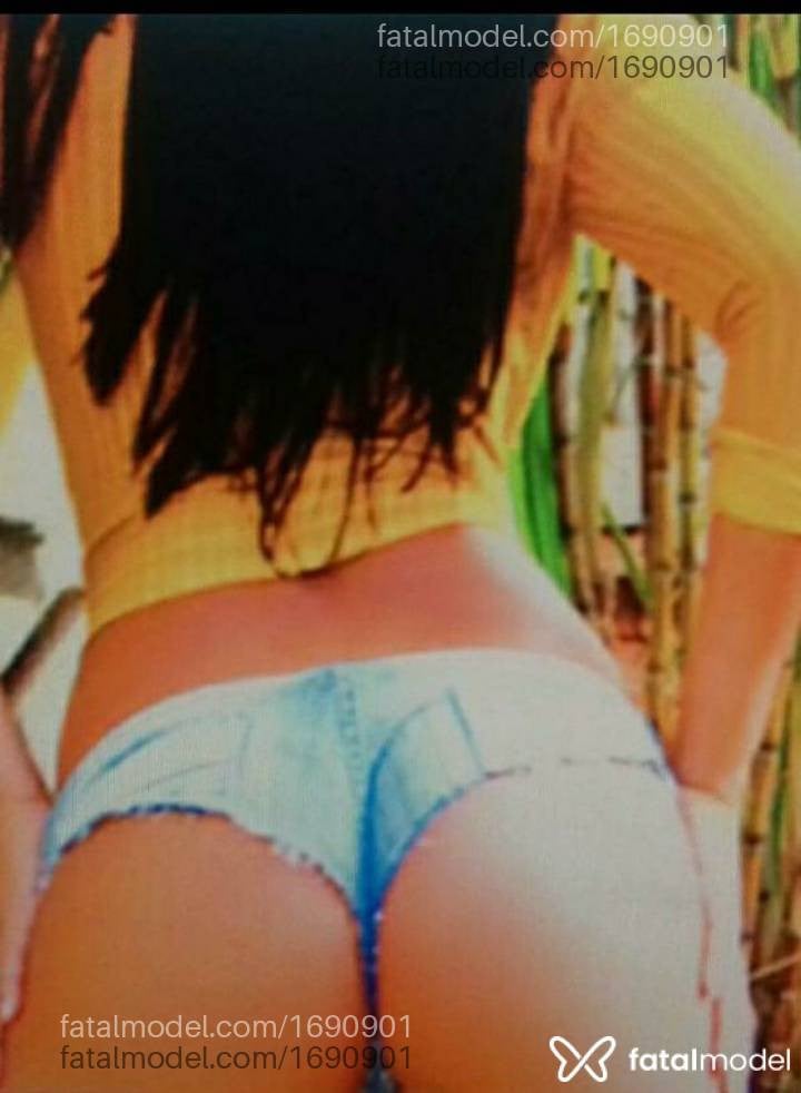 Acompanhante mulher morena (o) de olhos pretos - Latiffa
