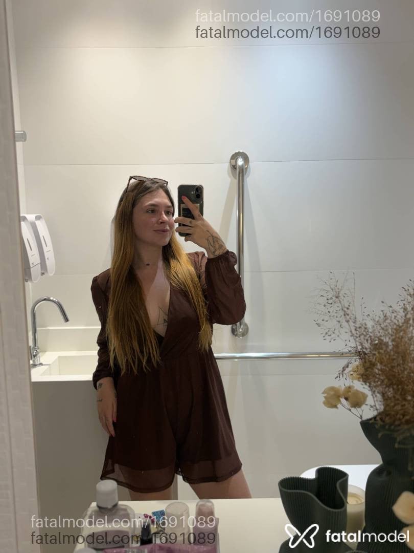 Acompanhante mulher ruiva (o) de olhos mel em Santa Maria - Laraa