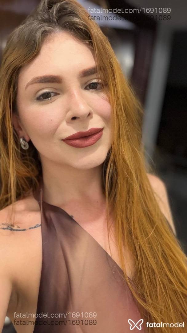 Acompanhante mulher ruiva (o) de olhos mel em Santa Maria - Laraa