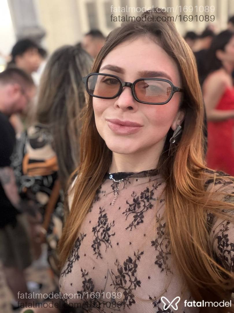 Acompanhante mulher ruiva (o) de olhos mel - Laraa