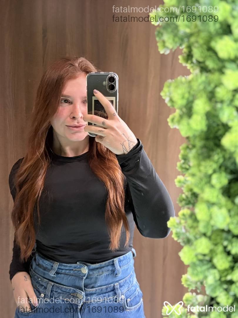 Acompanhante mulher ruiva (o) de olhos mel - Laraa