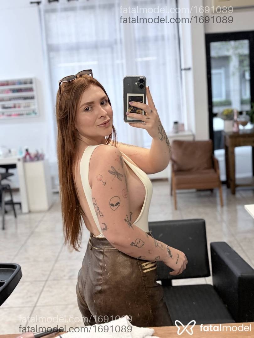 Acompanhante mulher ruiva (o) de olhos mel - Laraa
