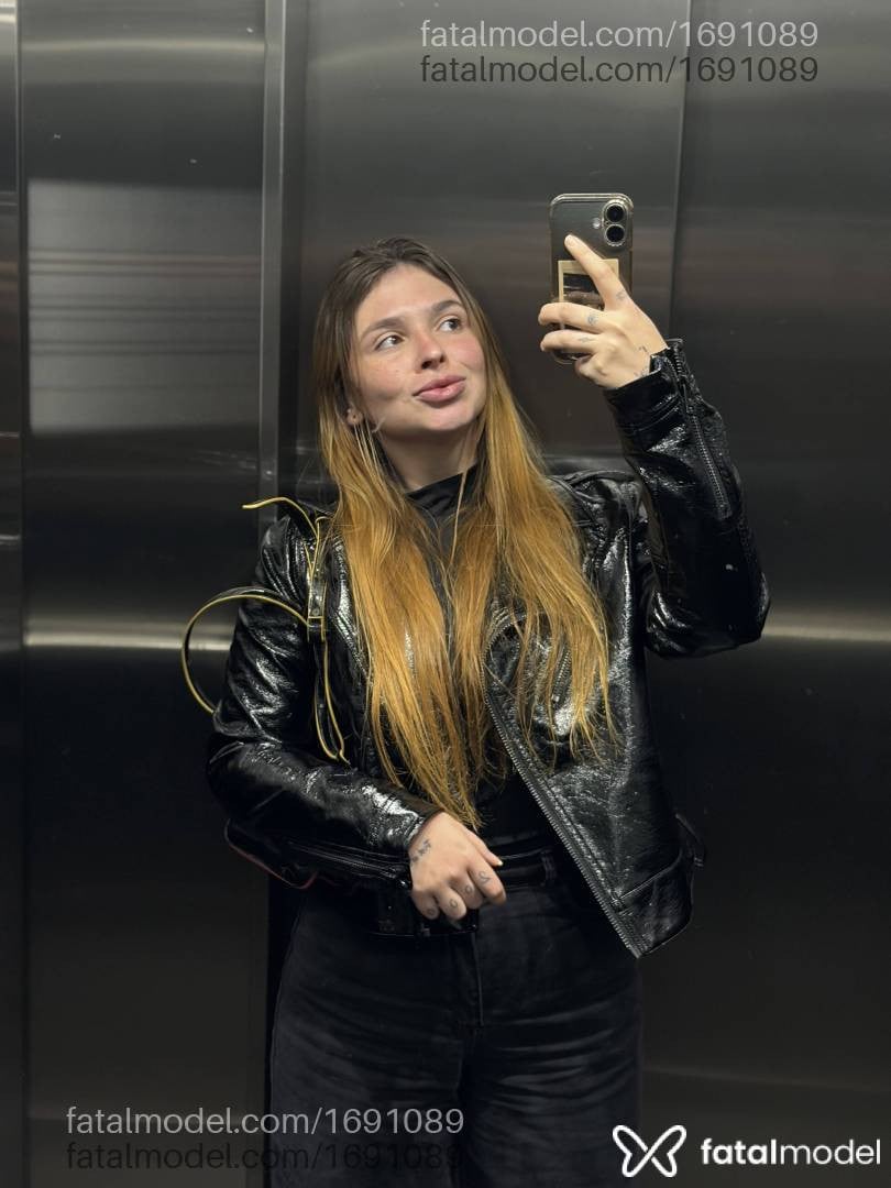Acompanhante mulher ruiva (o) de olhos mel em Balneário Camboriú - Laraa