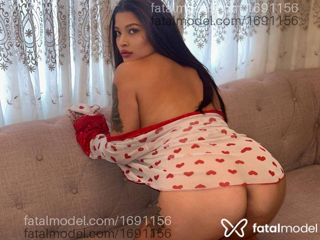 Acompanhante mulher com cabelo castanho de olhos mel - Juliana Fernandes