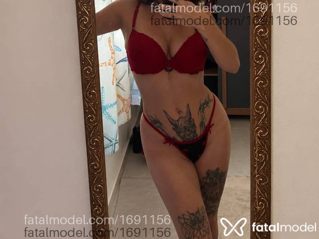 Acompanhante mulher com cabelo castanho de olhos mel - Juliana Fernandes