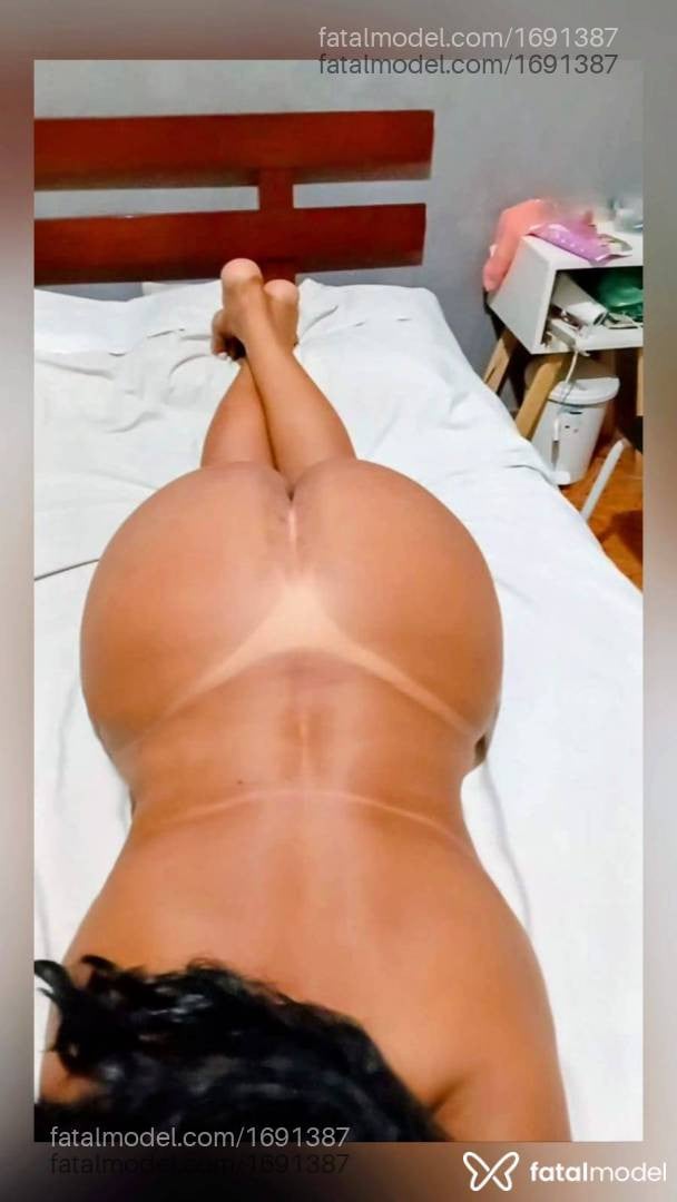 Acompanhante mulher com cabelo castanho de olhos mel - Laura