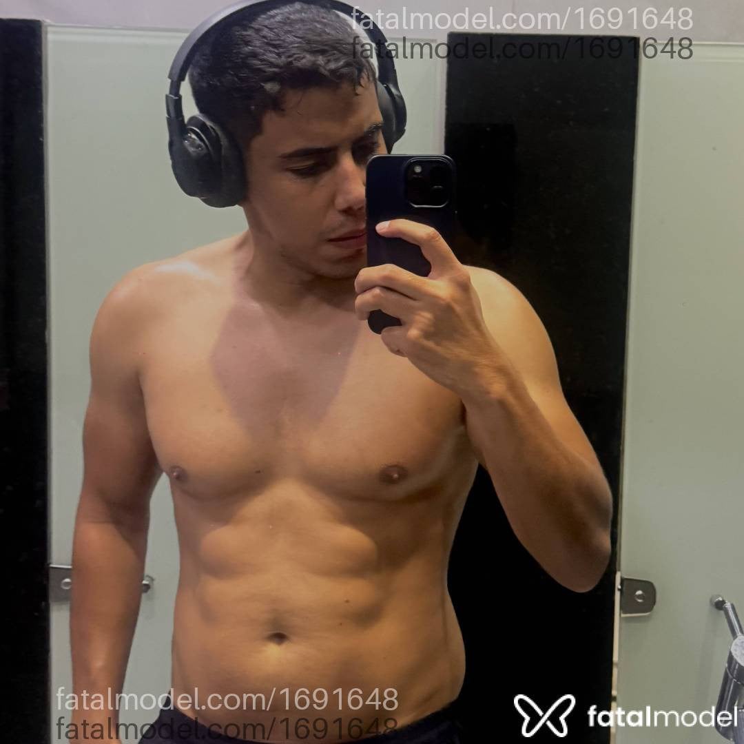Acompanhante homem morena (o) de olhos castanhos - MorenoSarado