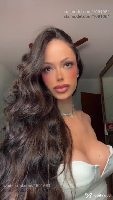 Acompanhante mulher trans morena (o) de olhos castanhos - Ana Julia Acompanhante mulher trans morena (o) de olhos castanhos - Ana Julia