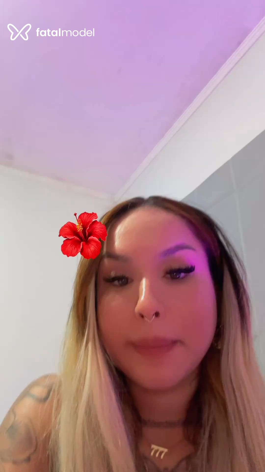 Acompanhante mulher loira (o) de olhos pretos - Isis Ferrari Acompanhante mulher loira (o) de olhos pretos - Isis Ferrari