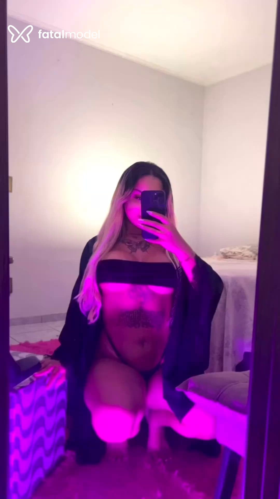 Acompanhante mulher loira (o) de olhos pretos em Resende Acompanhante mulher loira (o) de olhos pretos em Resende - Isis Ferrari